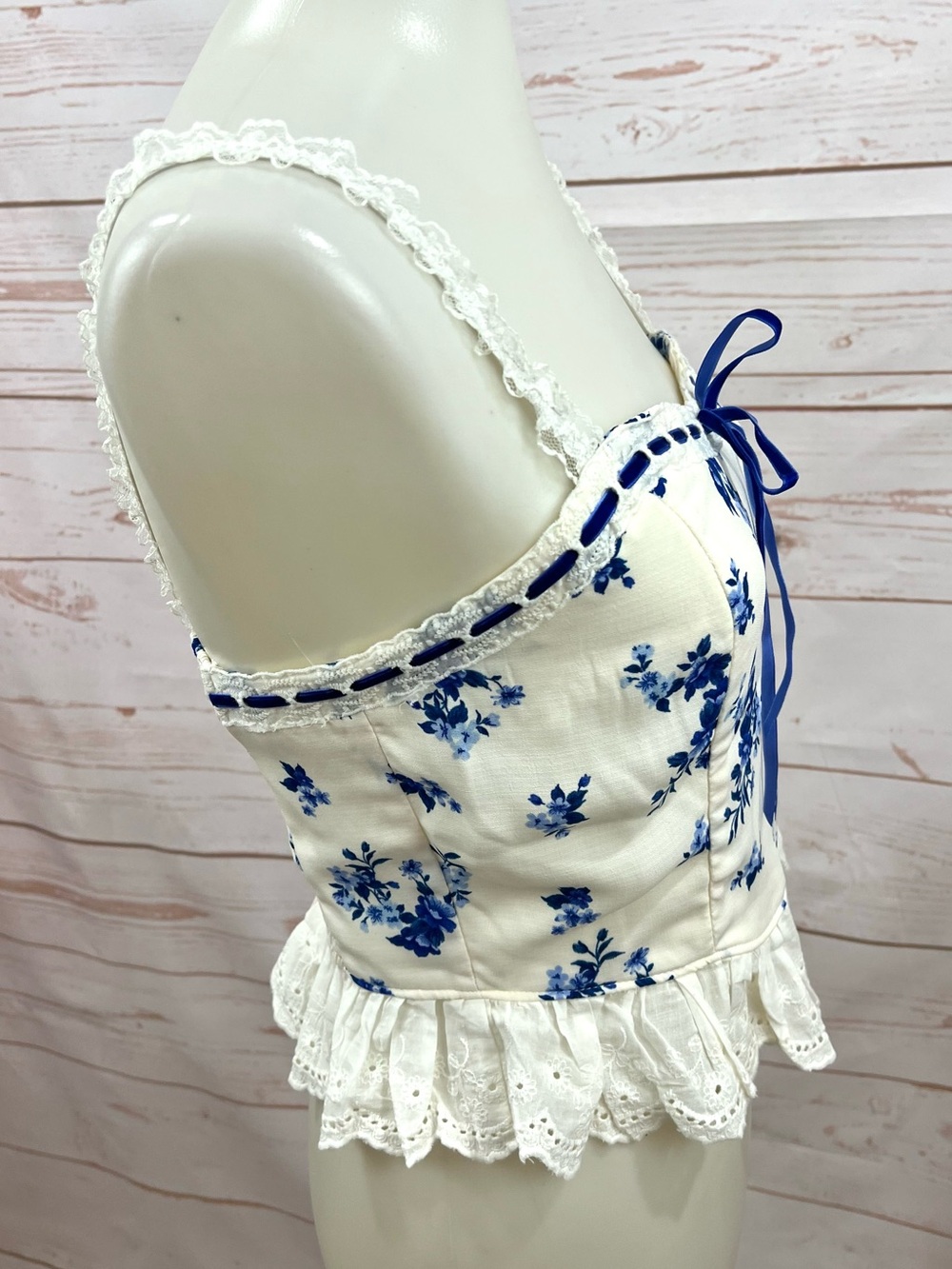 Thirty Thirty Modcloth French Floral Peplum Sweetheart Camisole Crop Tank Top - Picture 9 of 11